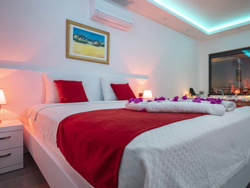  gece  -  Kasım
  | Kalkan Kördere Balayı Villası (Jakuzili, Deniz Manzaralı, Lüks)
